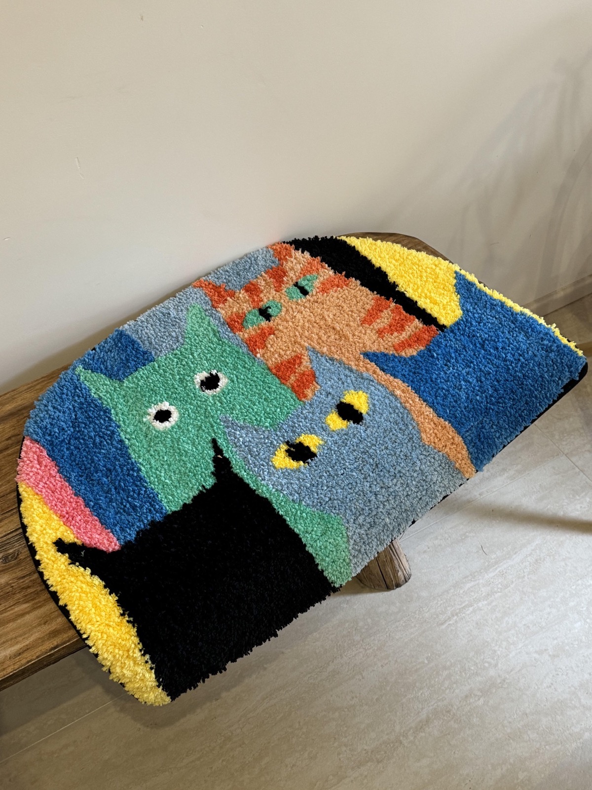 Graffiti Cat Tufted Rug | Dopamine Pop Art Bath Mat (50x80cm) - Image 9